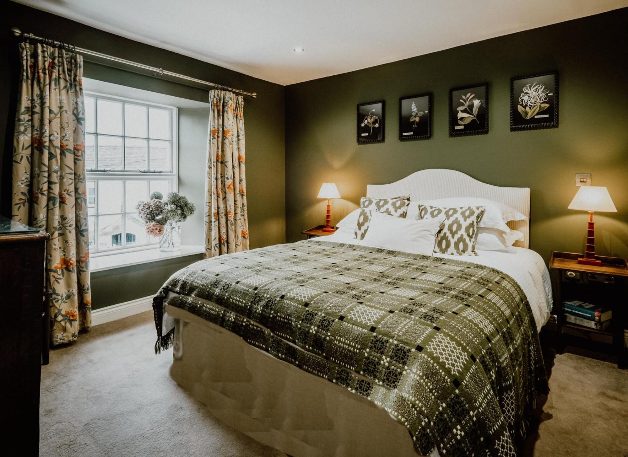 The Hare & Hounds Inn Bowland Bridge エクステリア 写真