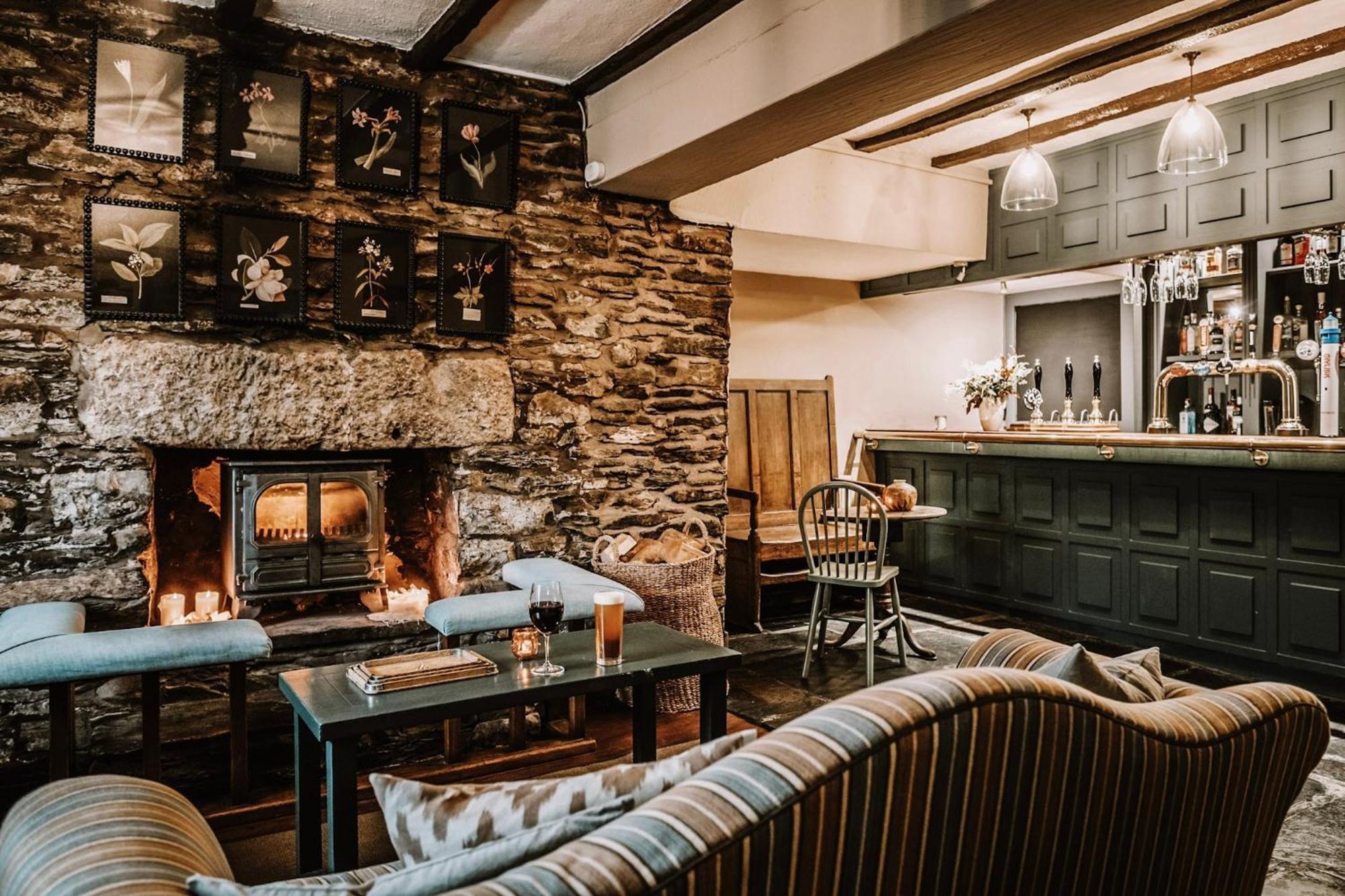 The Hare & Hounds Inn Bowland Bridge エクステリア 写真